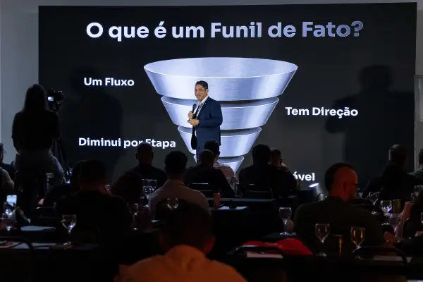 Apresentando "O que é um Funil de Fato?" no NL Experience